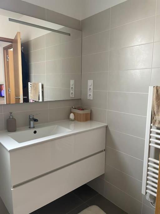 Appartement T2 Avec Jardin Люссиана Экстерьер фото